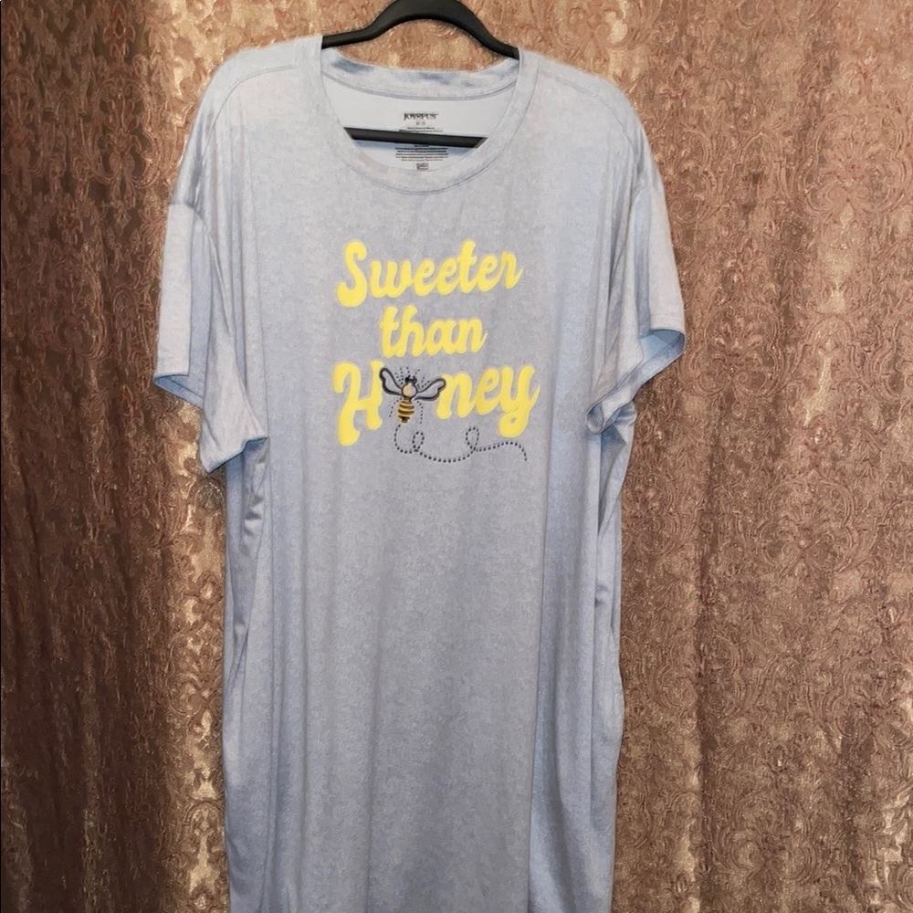 NWOT JOYSPUN Gray Yellow Short Sleeve Tee-Nite shirt.  Size 2X-3X.